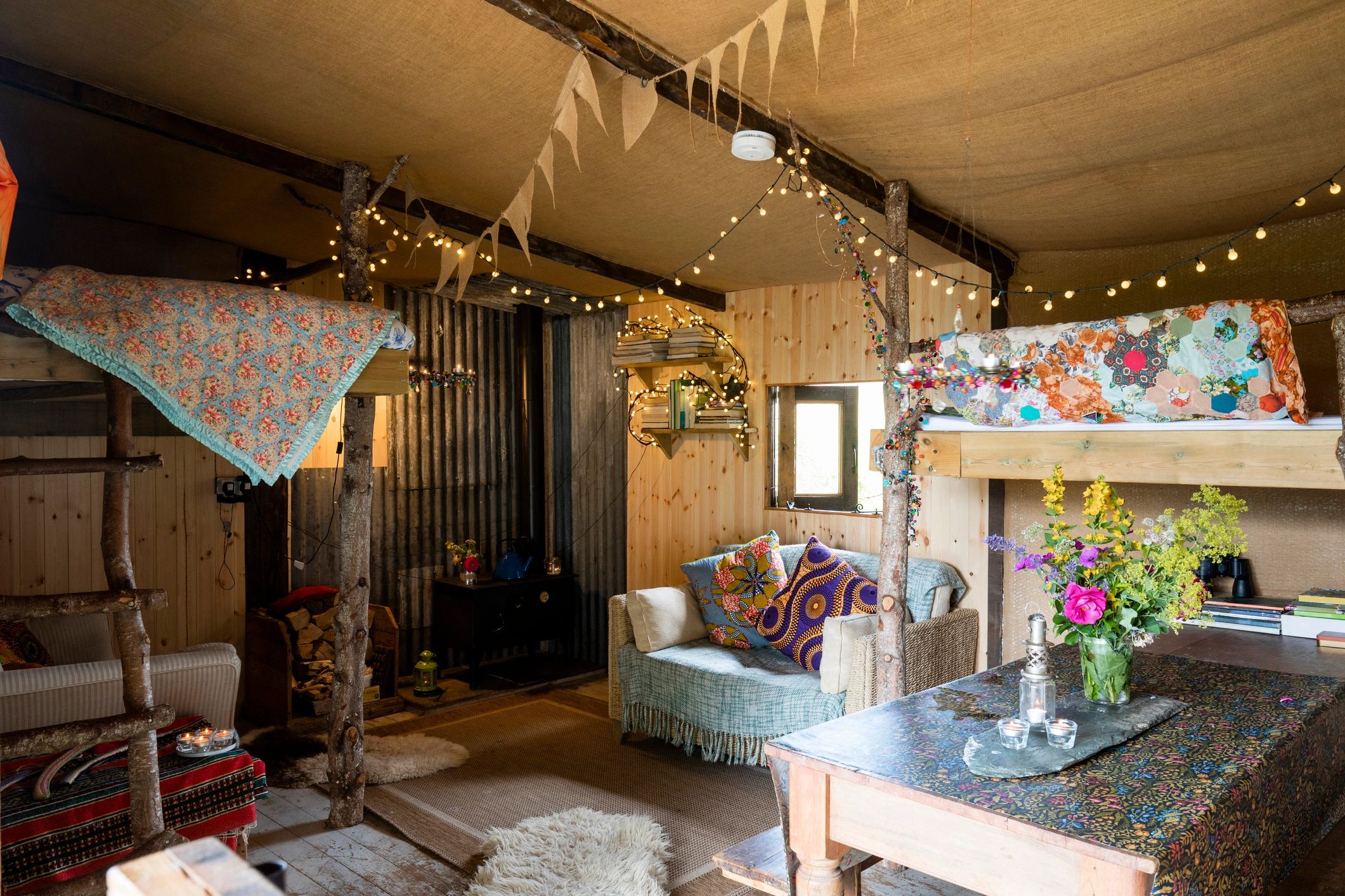 Cozy Tennessee cabin rental surrounded by nature