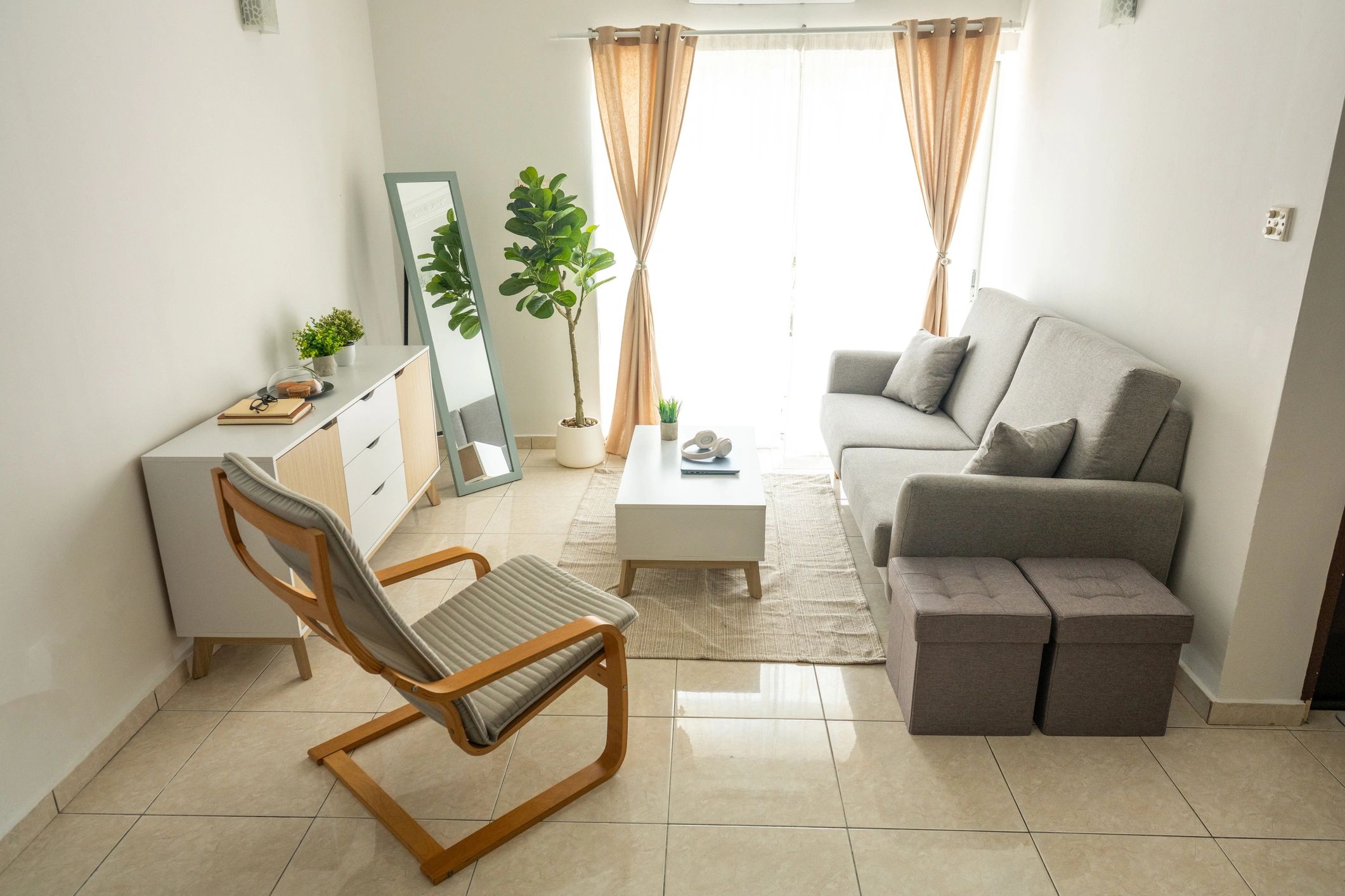 Bright interior for a large group vacation rental in Middle Tennessee